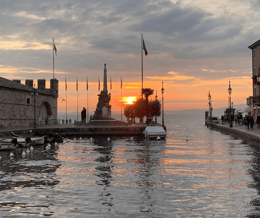 Lazise sul Lago di Garda – Guida al Borgo tra Storia e Relax - FeelGarda