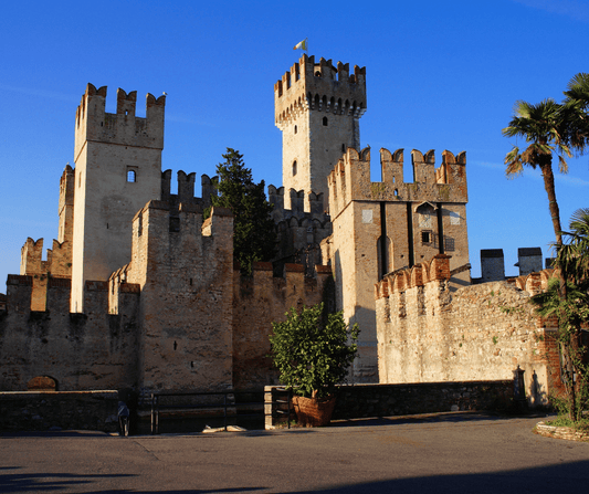 Storia e Castelli del Lago di Garda: Scopri le Antiche Rocche e Fortezze - FeelGarda